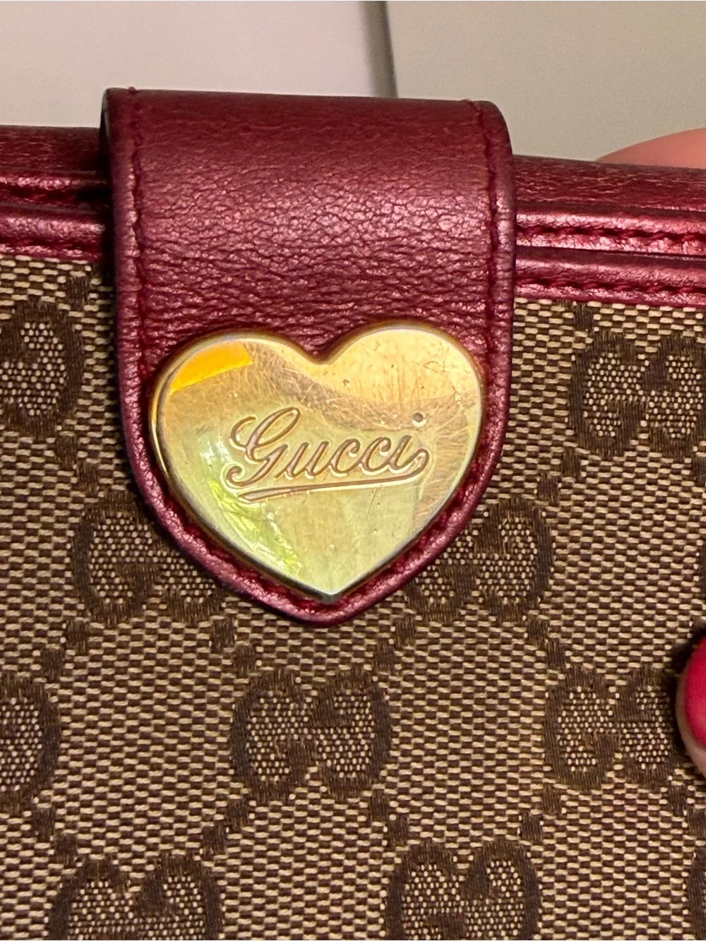 Vintage Gucci Brown GG Canvas Wallet with Burgundy Trim and Gold Heart - Picture 2 of 13